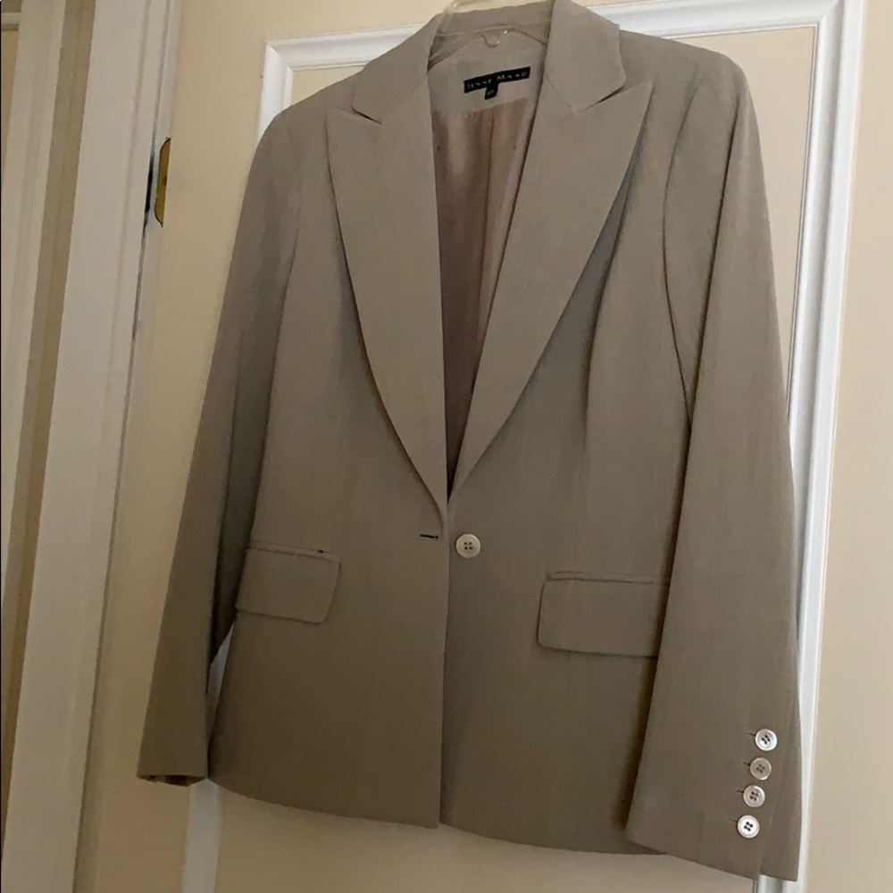 Jennie Mac Women's Khaki/Beige Blazer